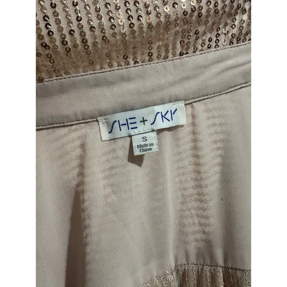 She + Sky - Picture 3 of 3